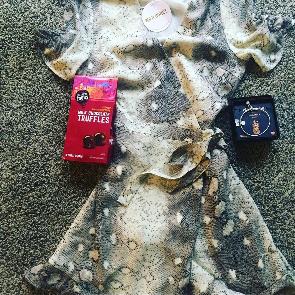 NWT Wild Honey snake print wrap dress medium